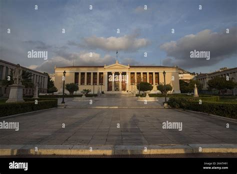 La Universidad Nacional Y Kapodistriana De Atenas En Panepistimio Es