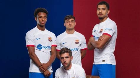 El Barça Presenta La Camiseta Blanca Que Será Su Segundo Uniforme Esta Temporada La Nueva España