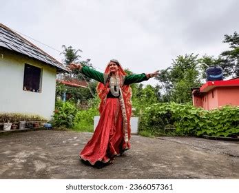 Pahadi Women Dancing Photos Images Pictures Shutterstock