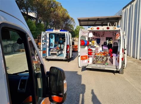 Incidente Sul Lavoro Ascoli Si Ribalta Muletto Tre Operai Restano Feriti