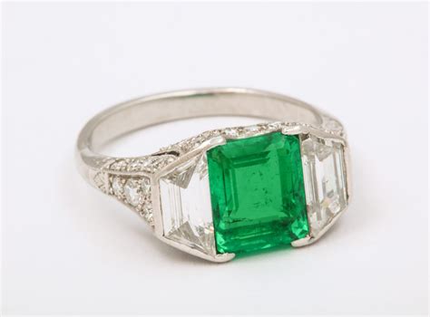 Art Deco Emerald Ring – James Robinson Inc.