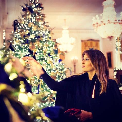 Melania no sabemos si reír o llorar con las decoraciones navideñas de