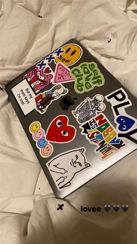 Pin by 𝓚𝓮𝓵𝓵𝔂 𐙚 on 𝒞𝒶𝓈ℯ𝓈 彡 Laptop case stickers Macbook case