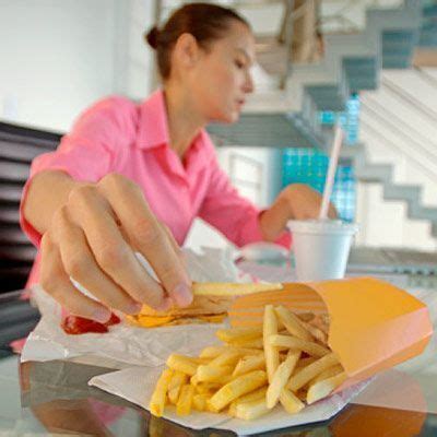 5 Dangerous Eating Habits You Should Stop Right Away