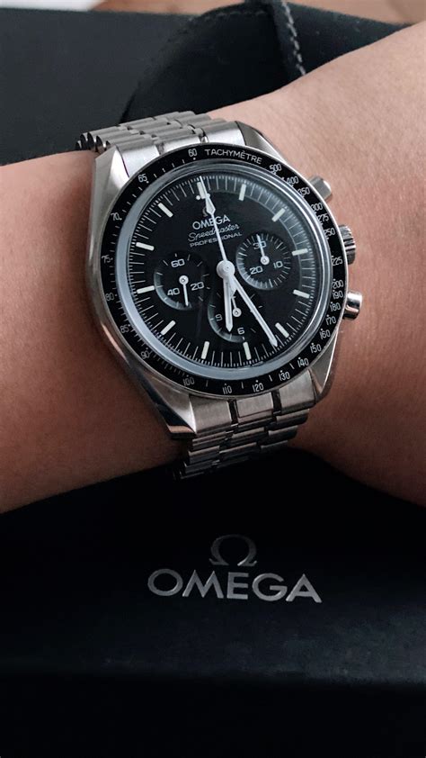 [Omega Speedmaster] - Finally got the watch my father promised to give me when I was younger ...