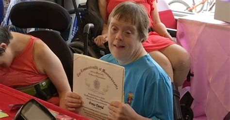 Mcdonalds Employee With Down Syndrome Retires After 32 Years