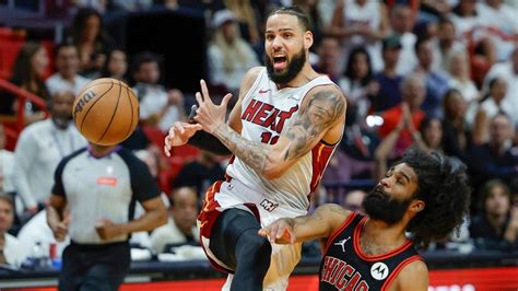 Heat Dominates Chicago Advances To Play Boston In Nba Playoffs Miami