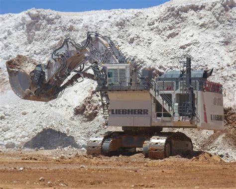 5 Of The World Biggest Excavators Al Marwan