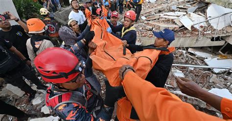 Indonesia Earthquake Death Toll Soars Over 260 Cbs News