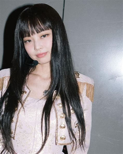 BLACKPINK's Jennie Shocks Netizens With Fake Bangs - And Looks Insanely ...