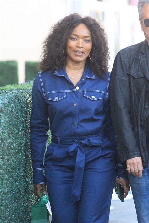 Angela Bassett Out In Beverly Hills 10102022 • Celebmafia