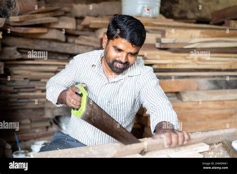 Craftsman Cutting Wood Hi Res Stock Photography And Images Alamy