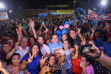 Roberto Cidade Arrasta Multid O No Cidade De Deus Para Conhecer As