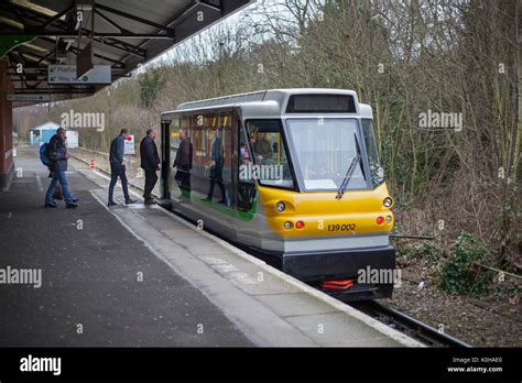 People Mover Hi Res Stock Photography And Images Alamy