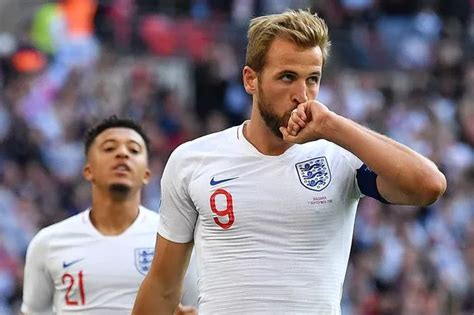 √ Harry Kane England Number - England Manager Gareth Southgate Labels Harry Kane As World S Best ...