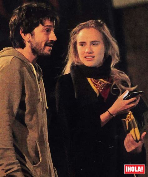 HOLA México descubre en exclusiva a Suki Waterhouse y Diego Luna