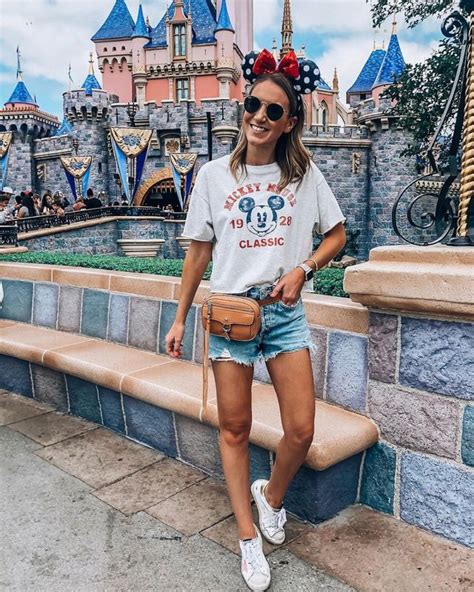 10 Cute Disneyland Outfit Ideas Youll Definitely Want To Copy That Disney Fam