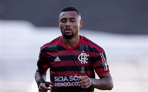 Flamengo acerta transferência de Wendel atacante das categorias de base