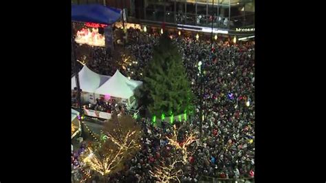 Fountain Square Tree Lights Up Kicking Off Christmas Season Youtube