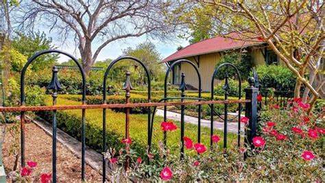 Rose Garden & Historic MKT Train Depot - Lancaster, TX - Party Venue