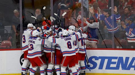 Séries LNH les Rangers l emportent 5 4 en prolongation et mène la