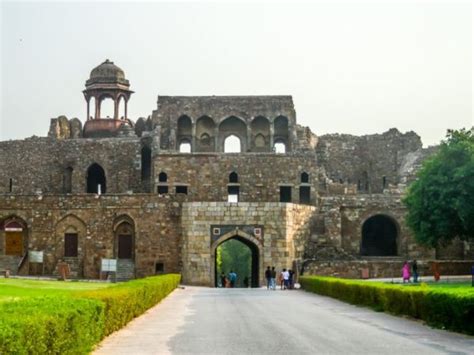 Purana Qila In Delhi Know Timings Attractions History Entry Fee