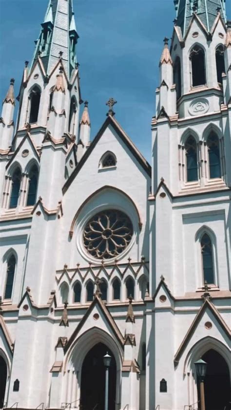 Savannah Georgia Aesthetic Instagram Summer Thrifting Vintage Vacation