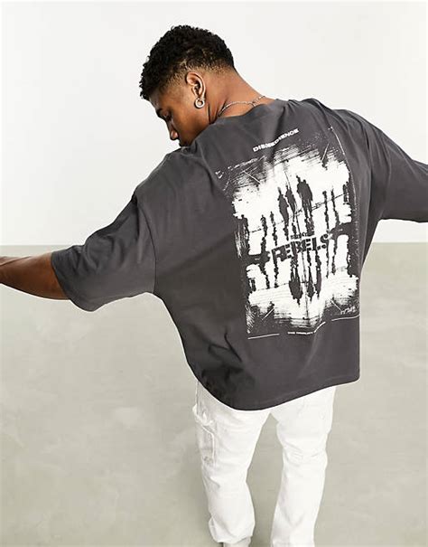 Asos Design Oversized T Shirt Med Grungeprint På Ryggen I Mørkegrå Asos