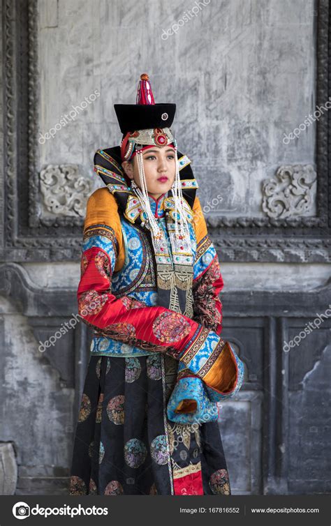 Traditional Nomadic Mongolian Clothing