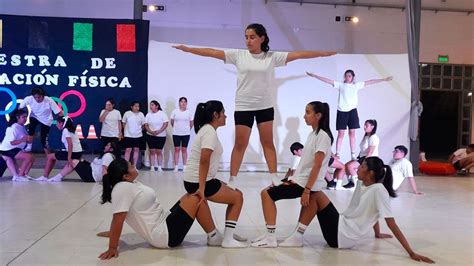 Alumnos del colegio Sagrada Familia realizaron su muestra de educación