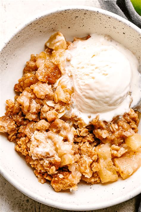 Apple Crumble With Ice Cream