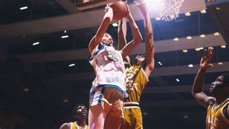 Uni Watchs Friday Flashback Marquettes Untucked Jersey Look Was