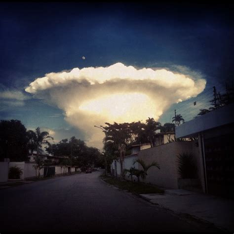 Extraña Formación de nube en Caracas Venezuela Clouds Outdoor Celestial