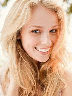 Tırnaklardaki minimalizm Nude Ojeler İnce Zevkler