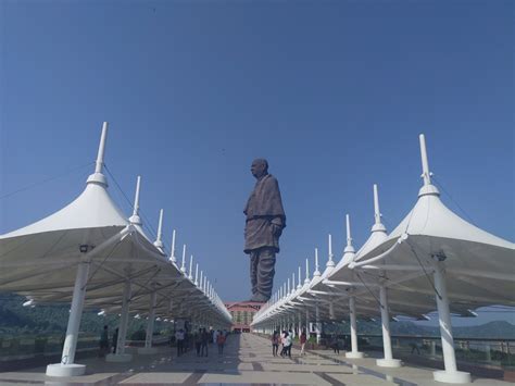 A surprise visit to the Sardar Sarovar Dam, and up the Statue of Unity to the viewing gallery