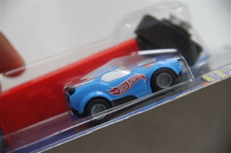 Guillem Snowboard Pez Hot Wheels Pull Go