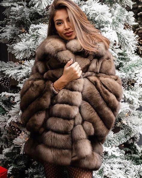 Pin By Mickfire On Fur Girls Fur Coat Fox Fur Coat Sable Fur Coat