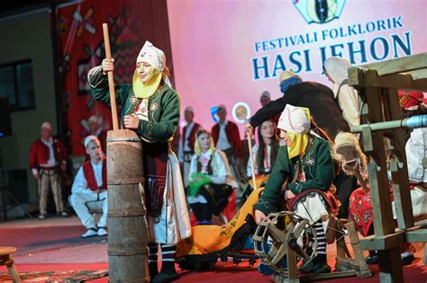 Kryeministri Kurti Mori Pjes N Hapjen E Festivalit Folklorik Hasi