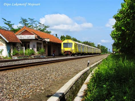 Kereta Api Indonesia Rangkaian Ka Prambanan Ekspress