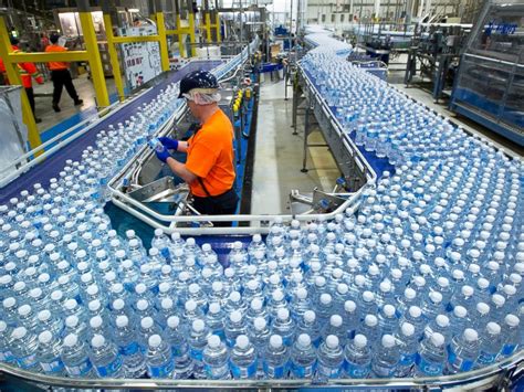 Nestlé Needs To Stop Bottling Water In Drought Stricken California Advocacy Group Says Abc News