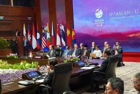 Pimpin Ktt Asean As Presiden Joko Widodo Serukan Jaga Perdamaian