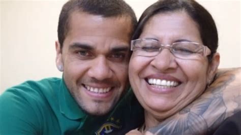 Un Juez Investiga A La Madre De Dani Alves Por La Difusion De Las