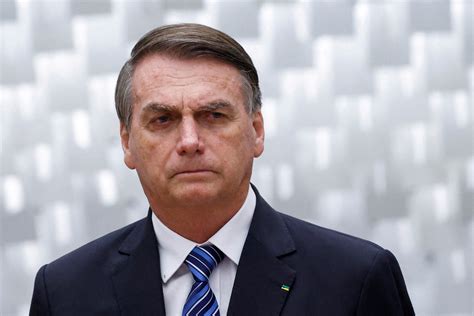 Bolsonaro edita medida provisória que eleva salário mínimo para R 1