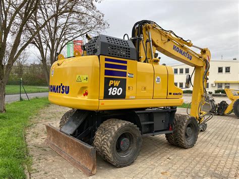 KOMATSU PW 180 11E0 von Schlüter Baumaschinen