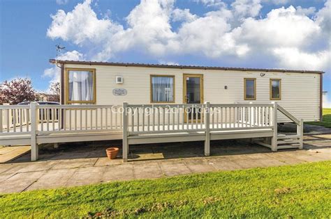 Berth Caravan For Hire With Decking Southview Holiday Park Skegness