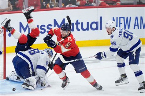 Sergei Bobrovsky Makes 31 Saves Panthers Top Lightning To Advance To