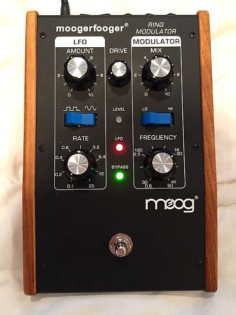 Moog Moogerfooger Mf 102 Ring Modulator Reverb