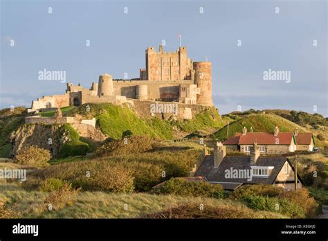 Castillo De Bamburgh Fotos e Imágenes de stock Alamy