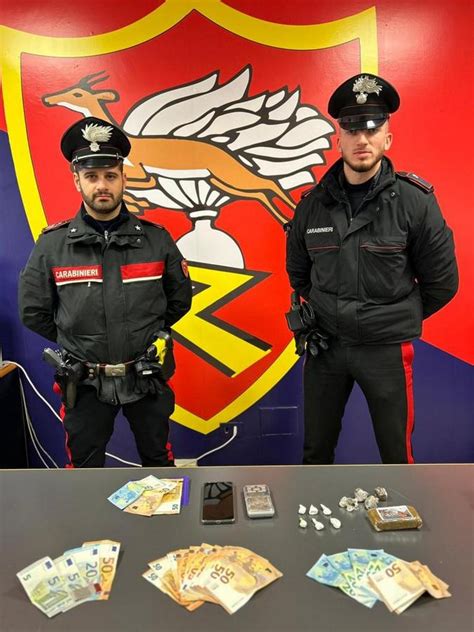 Hashish Cocaina E Euro In Contanti Due Arresti Per Droga