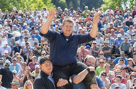 Berner Aussenseiter Siegt Auf Dem Stoos